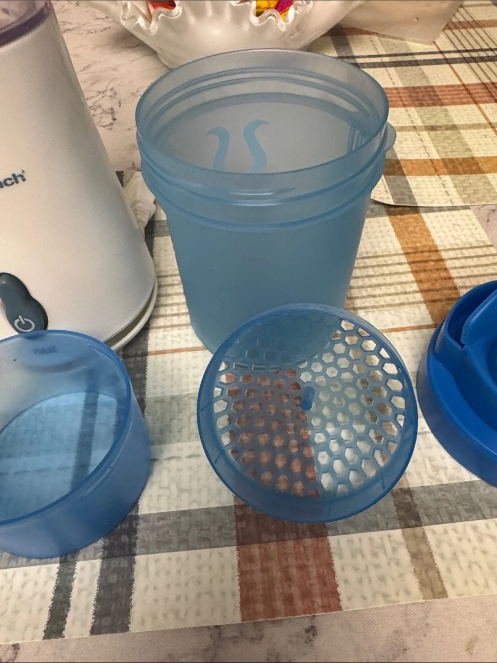 Hamilton Beach White Personal Blender with Blue Simply Shake Bottle